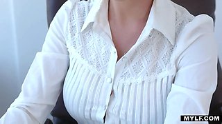 Manager chick plays pussy games- Kit Mercer