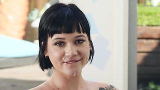 Brunette casts for porn by trying anal like a goddess