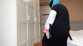Arab Wife in Hijab Found a Sex Toy While Cleaning and Got Horny