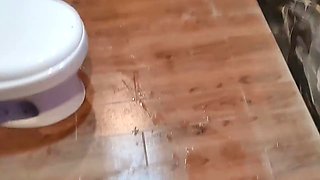 Gives Blowjob In Bathroom