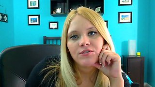 amateur amali2015 flashing ass on live webcam