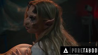 Horror porn with kink nurse Anna Claire and demon Ashely Lane with 3 boobs