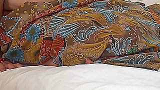 Indian Bhabhi in Saree Seduce Her Devar for Sex, Indian XXX Desi Chudai Hindi Porn