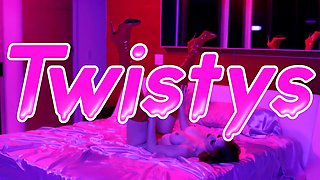 Gizelle blanco watches Cherry Kiss pleasing herself then she crawls near her and touches herself too - twistys