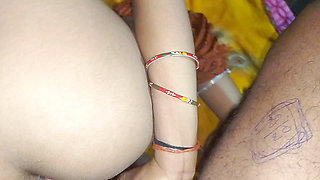 Bhabhi ki stepbahan mere ghar aayi to mene use pata liya aur fir apne bhabhi ke room me uski khoob chudai ki maja aa gaya