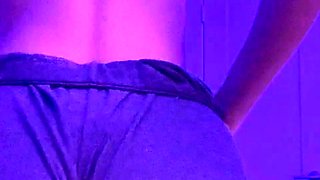 Amateur Webcam Teen Masturbates And Teases