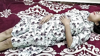Bhabhi ko step sister ko bathroom me jabar dasti pakad ke pel diya