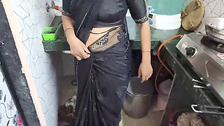 Indian stepsister Sagita Sharma gives in to her desires with a hot hookup