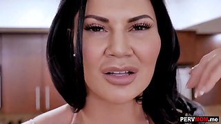 Step-mother with Huge Boobs vibrator fuck right in front of me