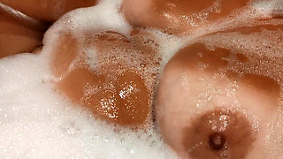 Amateur Tanned Girl in Bathroom Show Perfect Boobs and Pussy