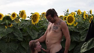 Sunflower Field Thrill: Sweet Suck & Outdoor Cream