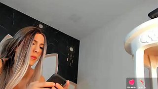 Shemale tranny sucking dick