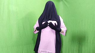 Indian Beautiful Muslim Housewife