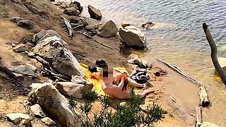 Sexdate amateurs at the public beach 1