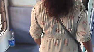 🥵INDIAN TRAIN Hot Indian Nabour Girl Sucking Dick So Good And Recieve Warm Cum In Mouth