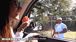 Mia Khalifa - obtendo suas entranhas reorganizadas pelo pênis grande de Rico Strong (com legendas!)