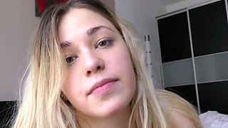 Amateur brunette teen blowjob and cumshot