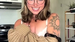 Hot Amateur Chick Panty Dancing