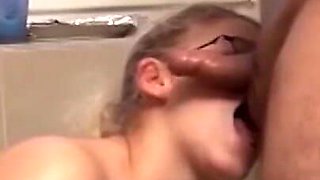Huge tattooed body loves the pussy in bathroom cumin mouth