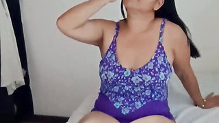 Come and watch your sexy stepmom doing some good workout moves