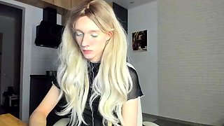 Amateur Blonde Teen Plays Solo with Toy Webcam Porn