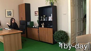 Peach skewered on fuck machine