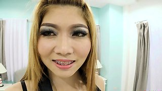 Attractive Thai Girl Makes Sure To Satisfy Her Horny Tourist