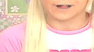 Flexible Blonde Teen Finders Her Pussy on Live Stream