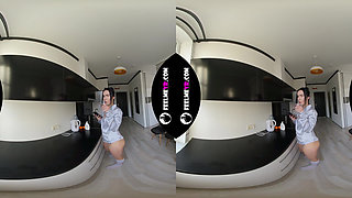 Natasha Says Good Morning Darling Plays with Her Naked Body 180vr