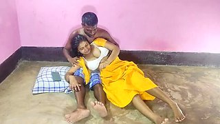 Desi Bhabhi Fucked Hard by Stranger - Homemade Indian Sex