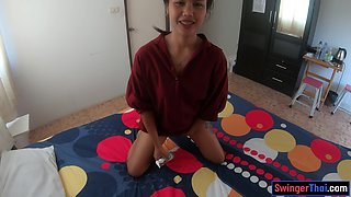 Big butt Thai bar girl massage bj