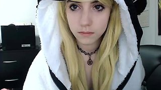 Blonde teen Sierras first erotic masturbation video