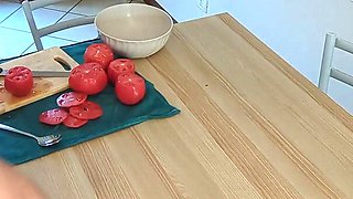 I Seduce My Boyfriend While He Prepares Lunch and We Fuck in the Kitchen
