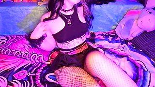 Sexy tattooed French alternative girl M3treSluggy gets double teamed