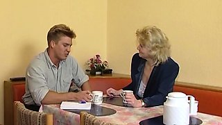 Guy fucks amateur German mature