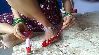 Indian Bhabhi Applies Color to Hear Legs Indian Desi Bhabhi
