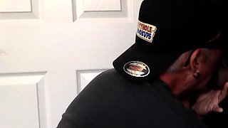 Cockhungry man giving head in gloryhole