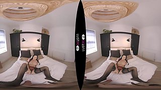 Zuzu Sweet College Lust - LustyVR
