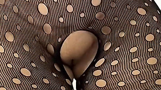 PAWG MILF in Tights Shaking Her Juicy Ass. She Warms up to Squirt