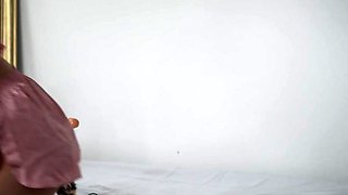 Gwen Gwiz - Testing Out Her New Machine