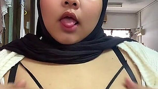 Uncensored Hijabi Massage Big Titty