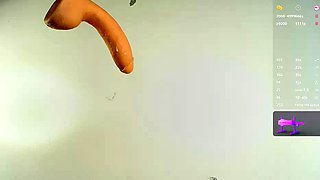 Big boob brunette masturbates on webcam