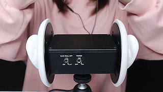 ASMR Snow Lotion Ear Massage