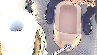 Amateur MILF Sara Bathroom Spy cam
