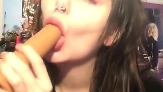 Amateur Webcam Teen Masturbates And Teases