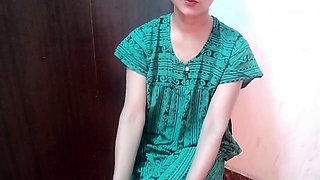 Amateur Indian girl Sexypinky0 loves tight pussy and dirty talk in her home videos