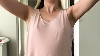 Amateur Webcam Cute Teen Plays Solo with Big Dildo