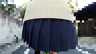 Japanese schoolgirl upskirt in public part5