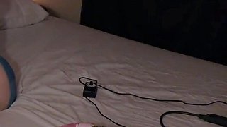 Hot Babe Uses a Fuck Machine and Sexy Outfit on Webcam