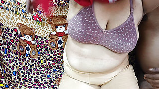 Desi NCR bhabhi want to relax but secretly